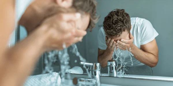 Männerhautpflege Routine ab 40 mit Reinigung und multifunktionalem Gesichtsfluid für gesunde Haut